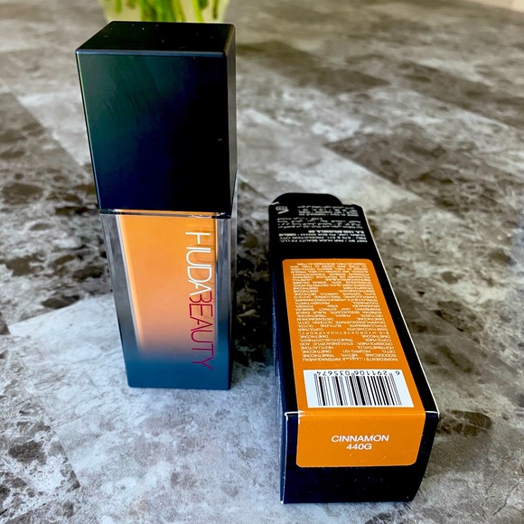 Huda  Faux Filter Luminous Matte Foundation 440G - Picture 1 of 5